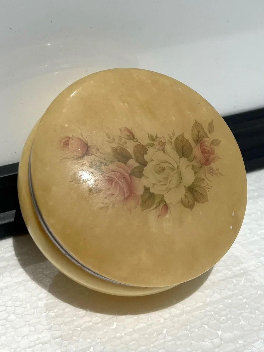 Vintage secure rose box